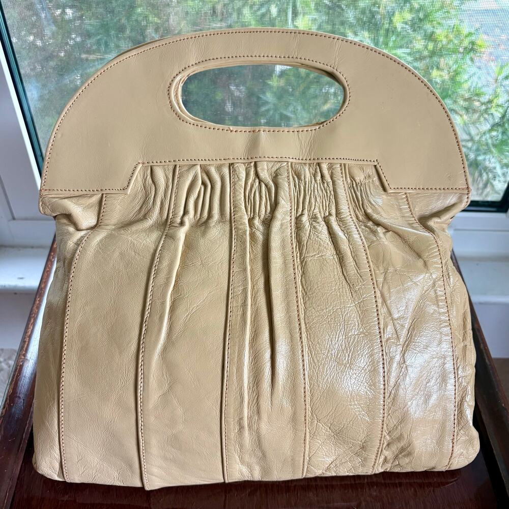 Vintage Cream Leather Pleated Slouch Cutout Handle Purse